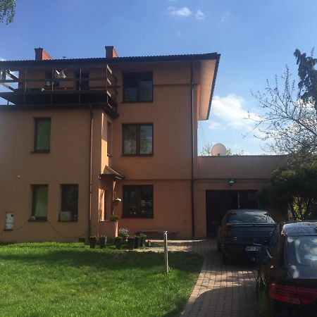 Samodzielny Pokoj W Wygodnym Domu Z Parkingiem Apartment Piaseczno  Exterior photo